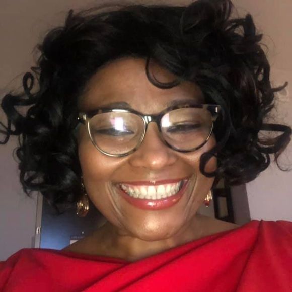 Meet your Posher, Andrea - Picture 1 of 1